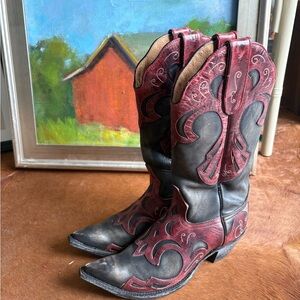 Sterling River red and black leather western boots. 7.5